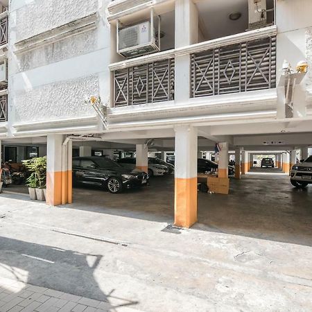 Oyo 110 Old Town Hotel バンコク都 エクステリア 写真